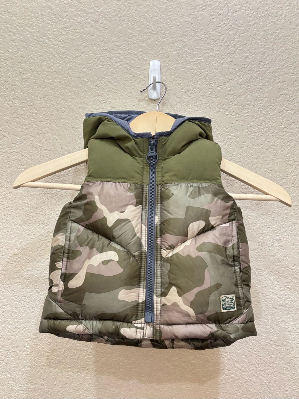 Zara Kids Outdoors Collection Camouflage Puffer Vest w/ Hood 6/9 Months